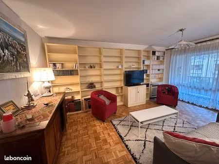 t3 70 m² – hyper centre salon-de-provence – cave + parking