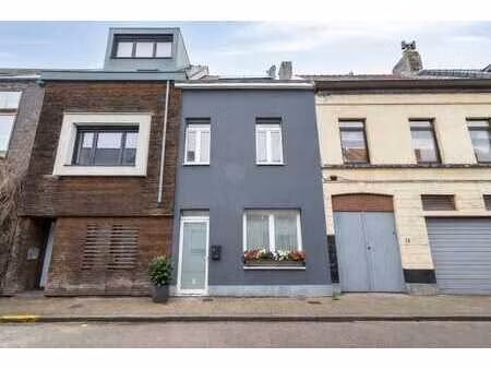 verrassend ruime  instapklare woning nabij gent