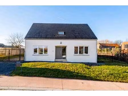 l'évidence vous présente ... 0499/38.93.42