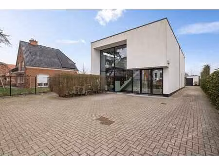 recente handelswoning op commerciele ligging!