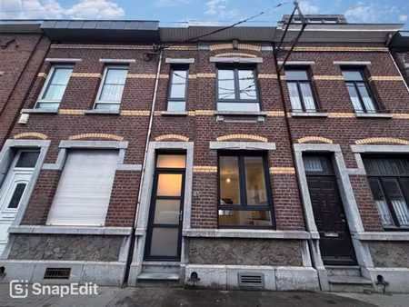 maison - 4 ch - peb c - toiture neuve - châssis neufs