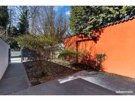 t4 bis avec jardin privé