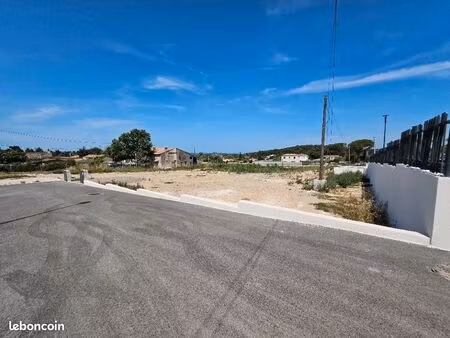 terrain 640 m² les pennes mirabeau