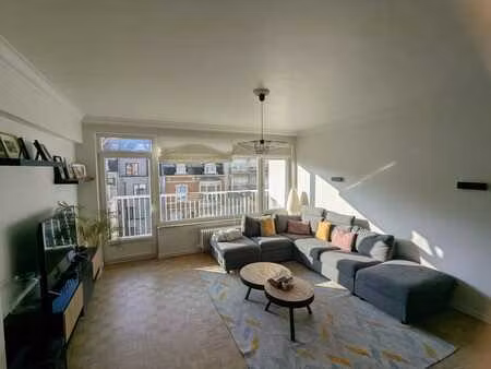 lumineux appartement avec terrasse