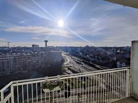 appartement avec 2 chambres de lit et vue degagée.