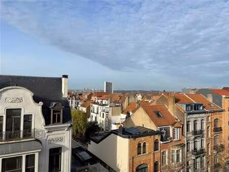 av. chazal - rénové - 1ch + terrasse