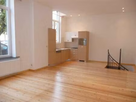 mérode! bel appartement non meublé 1 chambre