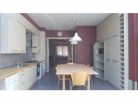 spacieuse maison 4 chambres à louer avec terrasse et jardin