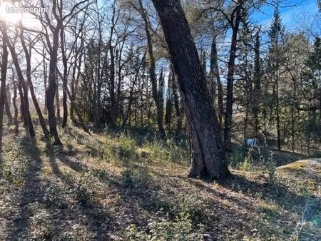 terrain 614 m² greasque