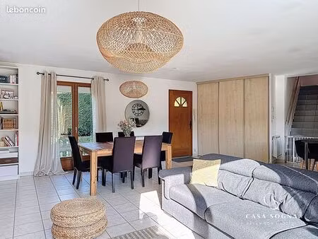 maison 8 pièces 159 m²