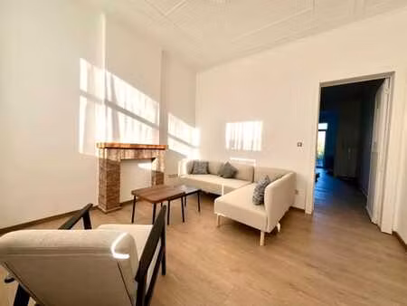 libre immédiatement - chambre meublée dans une maison