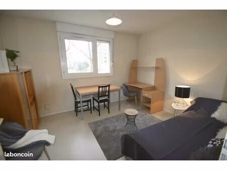 studio meublé parc tête d'or / face campus la doua