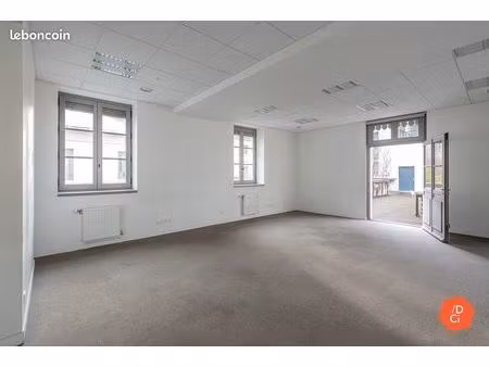 bureaux 226 m²