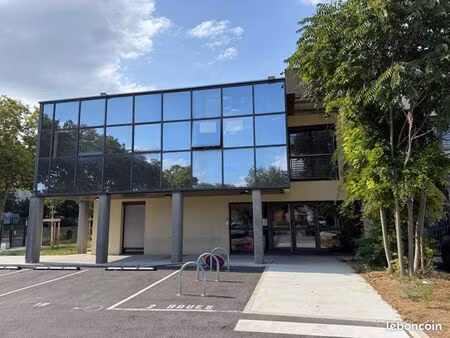 bureaux de 10 à 125m2 dans centre d'affaires