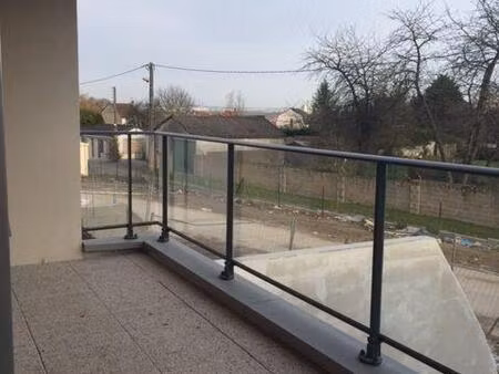 location appartement 2 pièces 47 m² à amiens (80000)