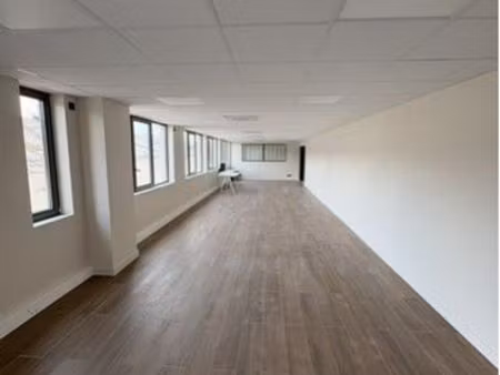bureaux entièrement rénovés / 120 m2