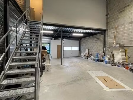 local d'activité 154 m²