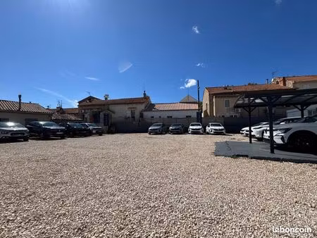 parc automobile 800m² avec bureau