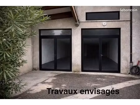 grand local à proximité de la place castellane loyer 2 500 euros ht et hc