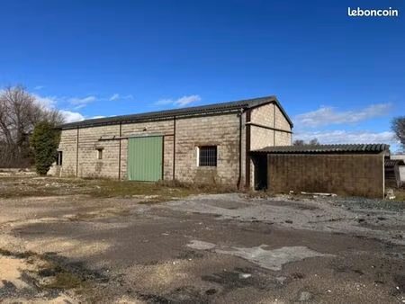 local d'activité 160 m²