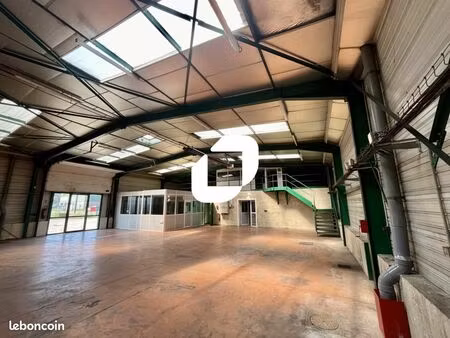 local d'activité 550 m²