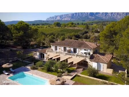 grande maison familiale au pied de la sainte-victoire – 334 m² sur 1 hectare  vue et tranq