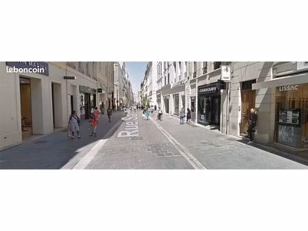 boutique 565 m² marseille