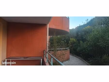 t2 meublé vitrolles pinède résidence piscine  parking et garage