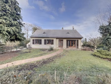 maison de plain-pied  3 chambres sur 1313 m2 de parcelle cad