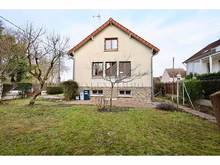 maison 4 pièces de 101.34 m2 à proximité du parc des coteaux d'avron