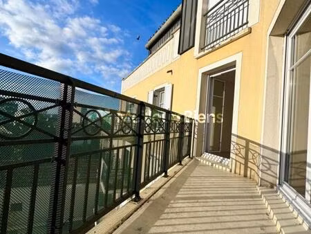 appartement de 3 pièces + balcon + asc + pkg!