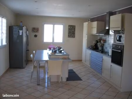 vends 1 villa 4 faces de 2011   5 pièces