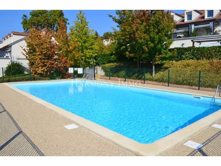 t4 duplex de 82 m2 comme une maison dans résidence de standi