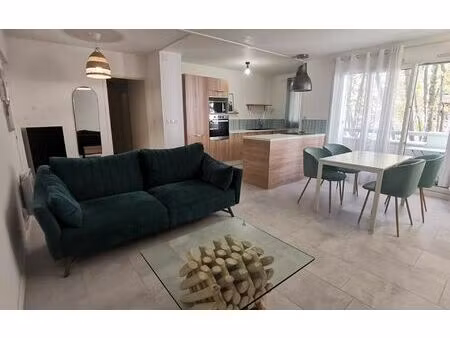 location appartement  m² t-3 à longjumeau  1 075 €