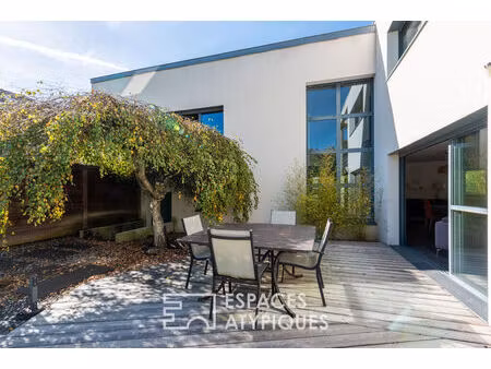 maison d'architecte avec terrasse et jardin