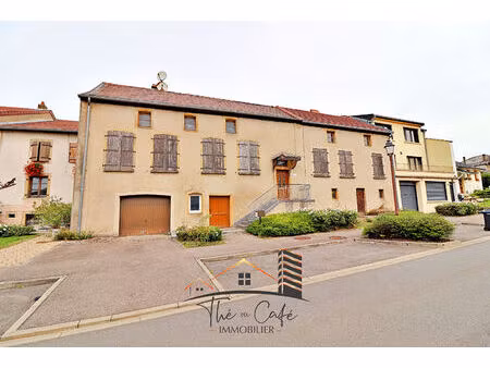 metzervisse : maison de village de 1718 avec beau terrain a renover