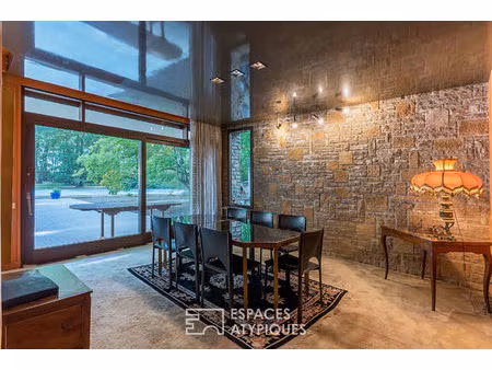 villa d'architecte moderniste au coeur d'un parc  à montélier