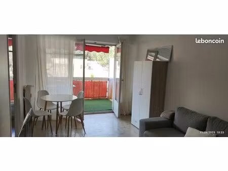 location studio meublé