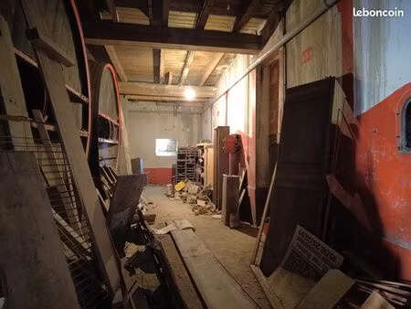 local / box de stockage 230 m2