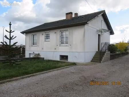 a louer à illois maison 3 pieces de 66 m² avec sous-sol  jardin et batiment
