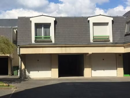 studio dans résidence sécurisée + parking