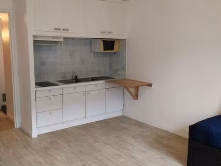 studio meublé - noisy le roi - 700