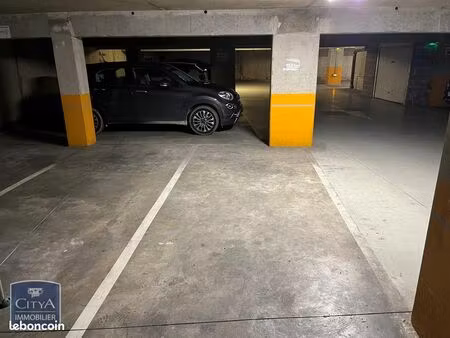 parking à louer 37100 résidence securisée