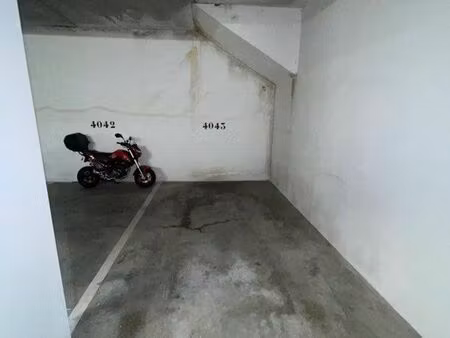 place de parking à louer