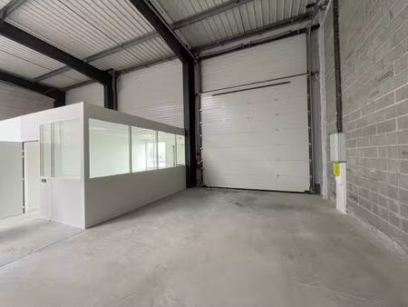 local d'activités à louer