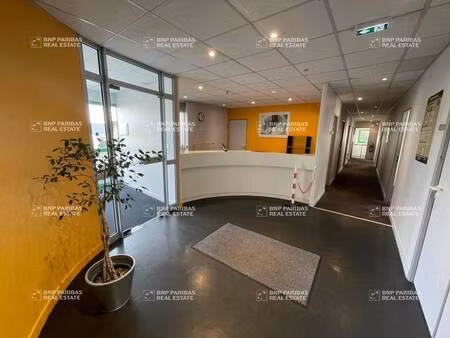 local d'activités à louer