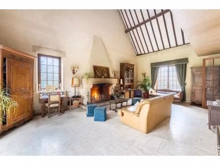 longère 11 pièces 246 m² avec jardin arboré