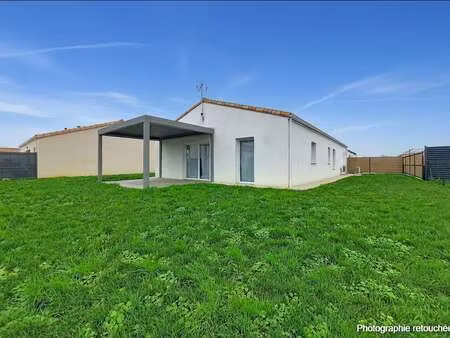 vente maison à saint-germain-de-prinçay (85110) : à vendre / 93m² saint-germain-de-prinçay