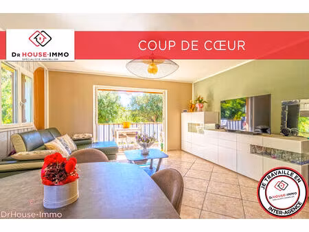 appartement t 4 en duplex avec terrasse et 2 places de parking à cavalaire-sur-mer