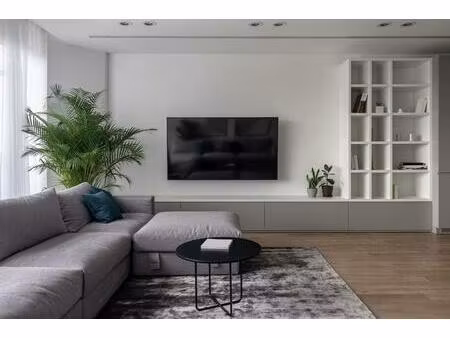 **superbe 3 pièces balcon + loggia proche métro**